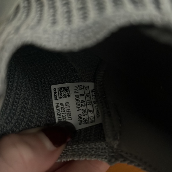 ADIDAS ULTRABOOST’S - Picture 4 of 4